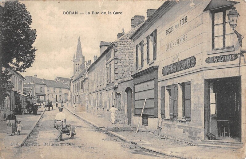 Carte postale ancienne Boran - Rue De La Gare