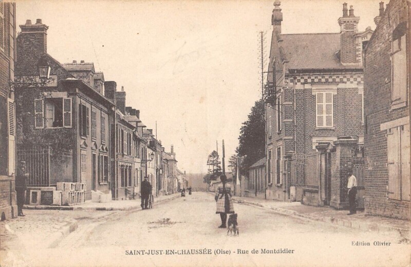 Carte postale ancienne Saint Just En Chaussee - Rue De Montdidier