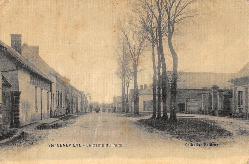 Carte postale ancienne Sainte Genevieve - Le Camp Du Puits - Cpa émail