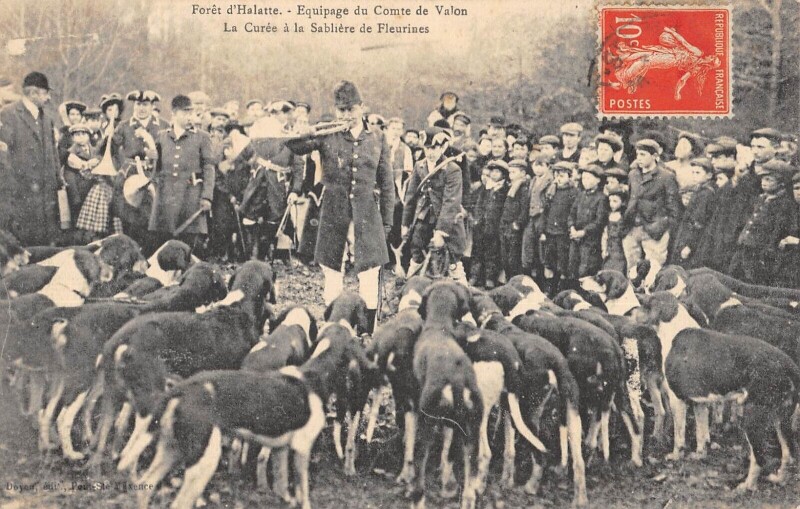 Carte postale ancienne Foret D'Halatte - Equipage Du Comte De Valon - La Curee A La Sabliere De