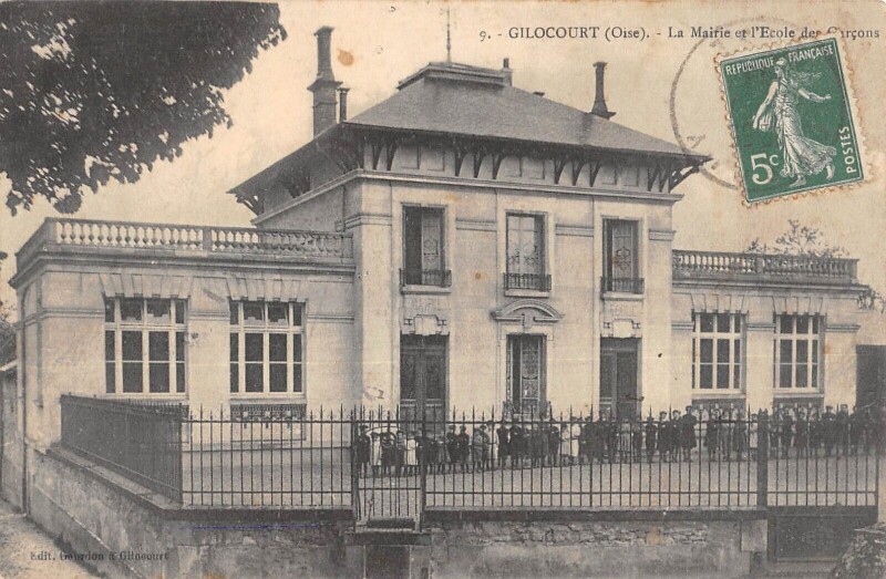 Carte postale ancienne Gilocourt - La Mairie - Ecole Des Garcons à Gilocourt