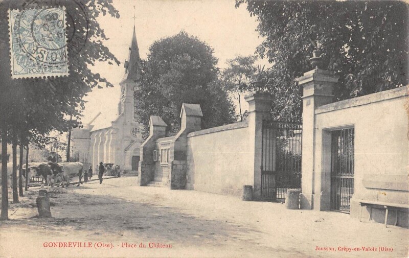 Carte postale ancienne Gondreville - Place Du Chateau à Gondreville