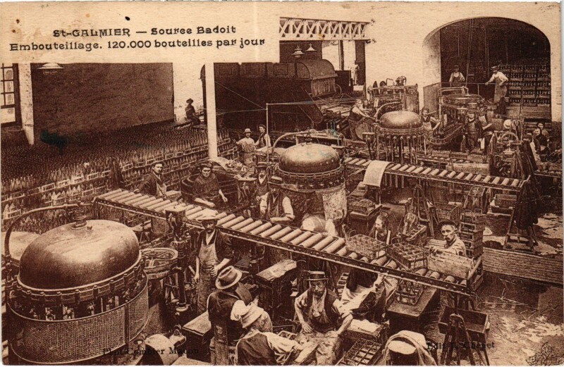 Carte postale ancienne Saint-Galmier Source Badoit Embouteillage à Saint-Galmier