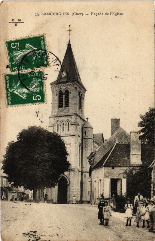 Carte postale ancienne Sancergues Facade de l'Eglise à Sancergues