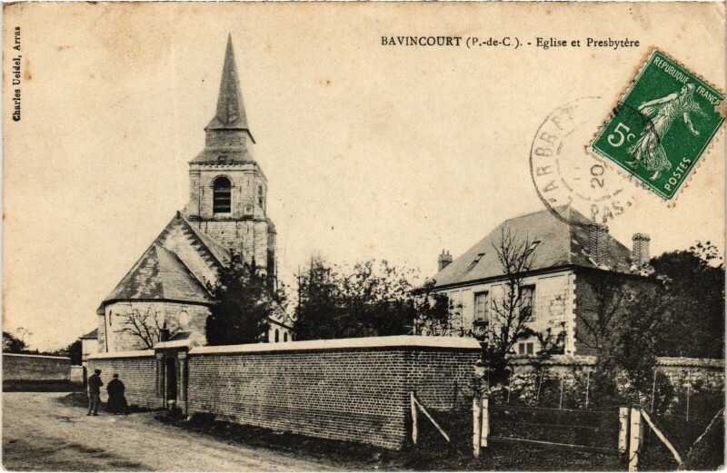 Carte postale ancienne Bavincourt Eglise et Presbytere à Bavincourt