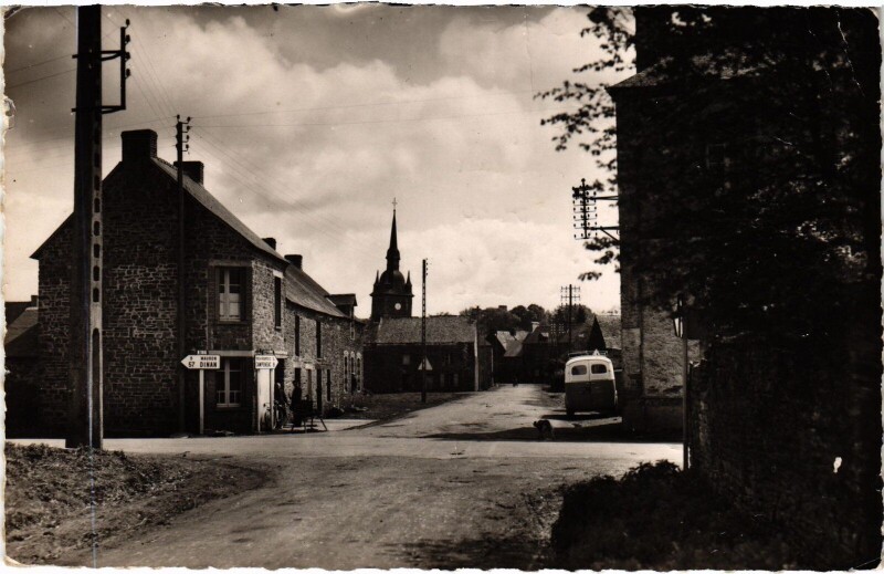 Carte postale ancienne Néant-sur-Yvel Entrée du Bourg à Néant-sur-Yvel
