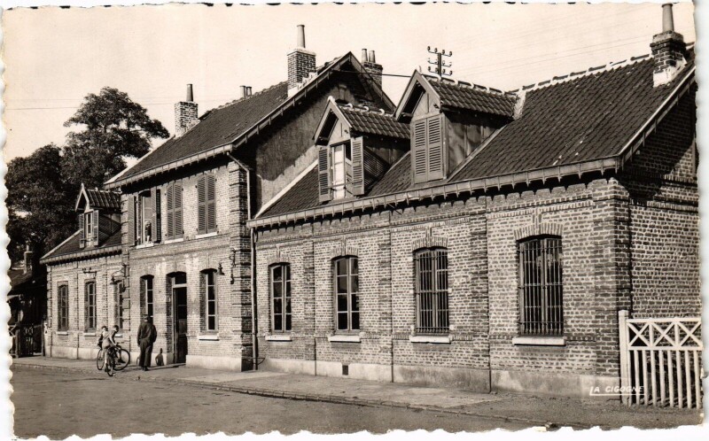 Carte postale ancienne Isbergues La Gare Railway Station à Isbergues