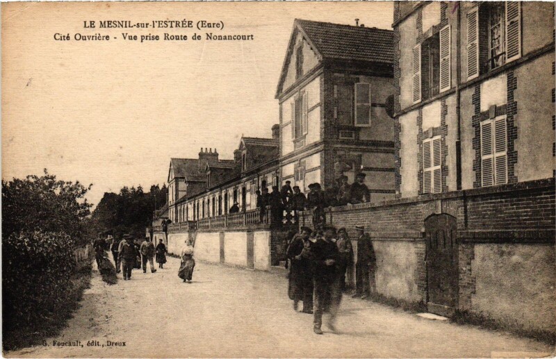 Carte postale ancienne Le Mesnil-surl'Estrée Cité ouvriere Route de Nonancourt à Nonancourt