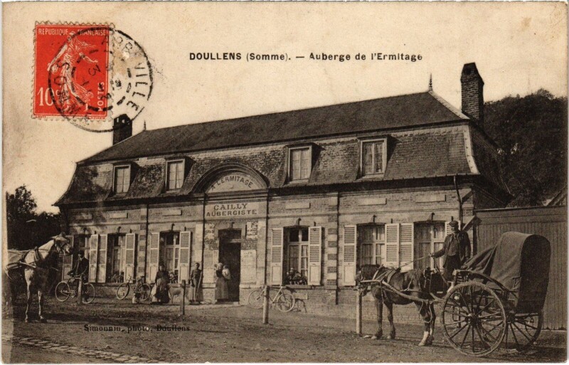 Carte postale ancienne Doullens Auberge de l'Ermitage à Doullens