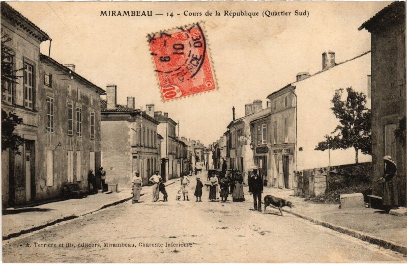 Carte postale ancienne Mirambeau Cours de la République à Mirambeau