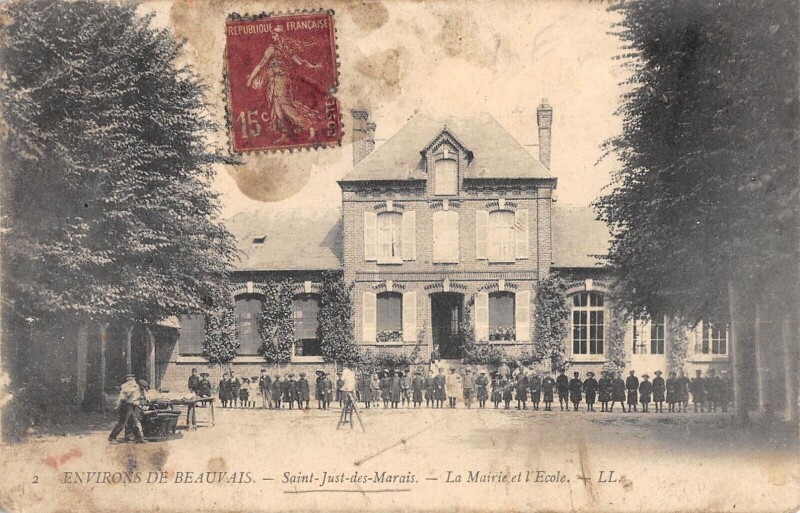 Carte postale ancienne Saint Just Des Marais - La Mairie - Ecoles