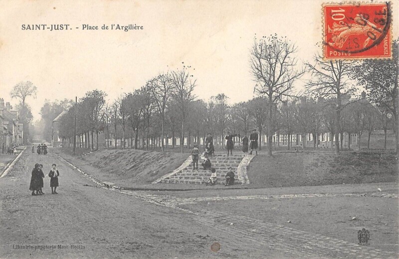 Carte postale ancienne Saint Just - Place De L'Argiliere