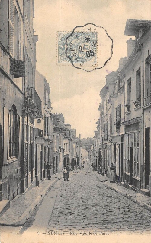 Carte postale ancienne Senlis - Rue Vieille De Paris à Senlis