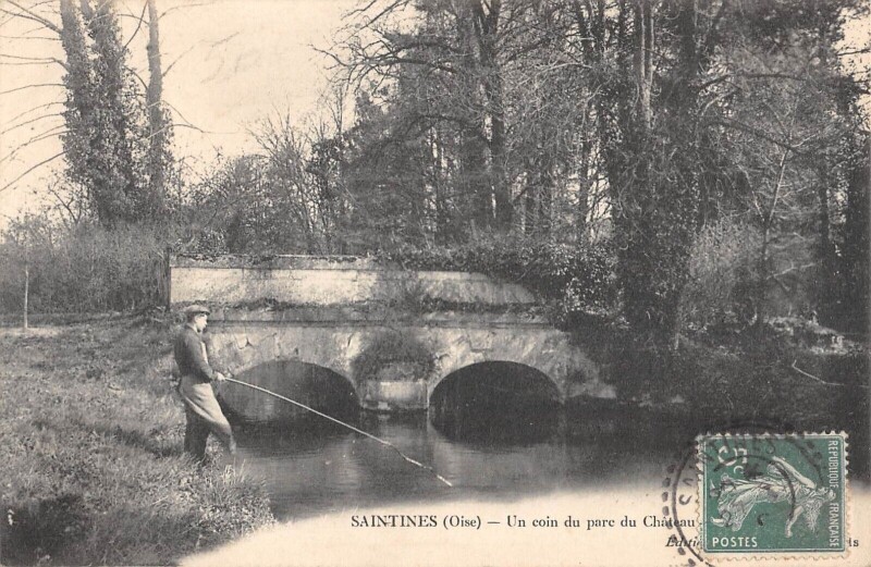 Carte postale ancienne Saintines Un Coin Du Parc Du Chateau à Saintines