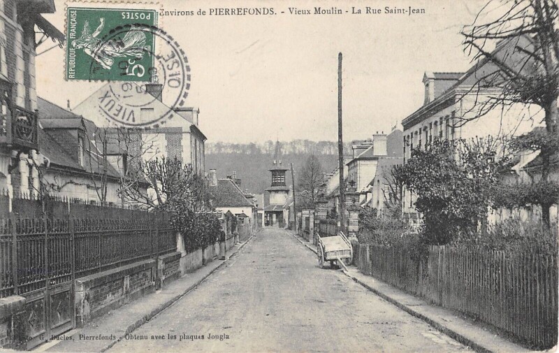 Carte postale ancienne Vieux Moulin - Rue Saint Jean à Vieux-Moulin