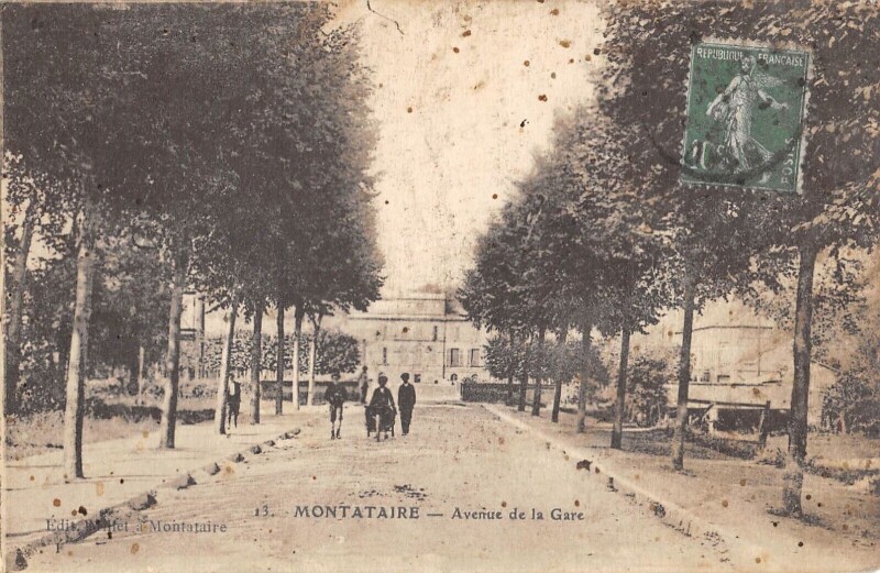 Carte postale ancienne Montataire - Avenue De La Gare à Montataire