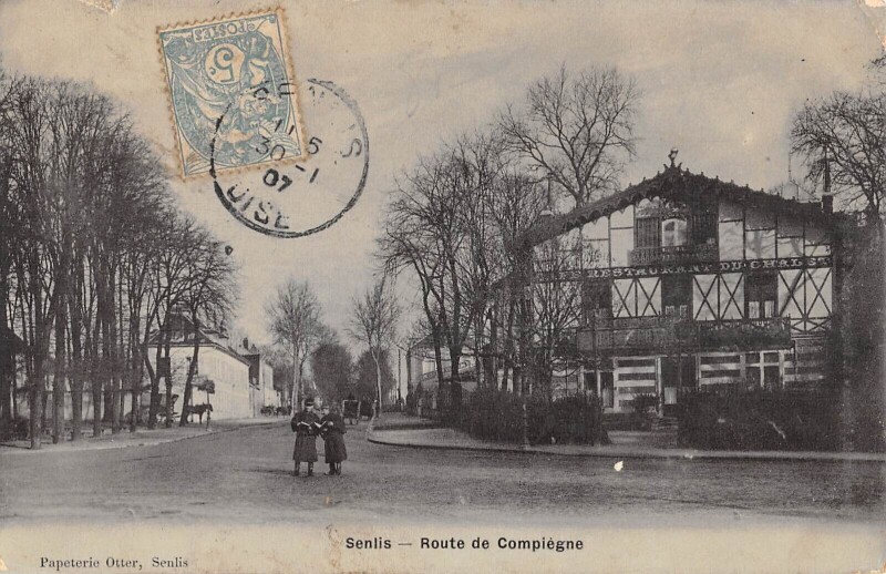 Carte postale ancienne Senlis - Route De Compiegne - cpa émail à Senlis