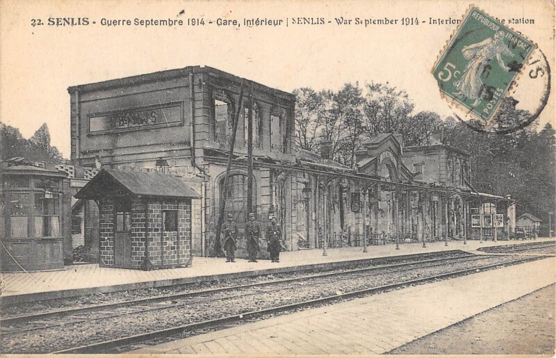 Carte postale ancienne Senlis . Gare - Interieur 1914 à Senlis