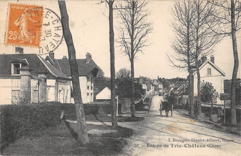Carte postale ancienne Entree De Tri Chateau