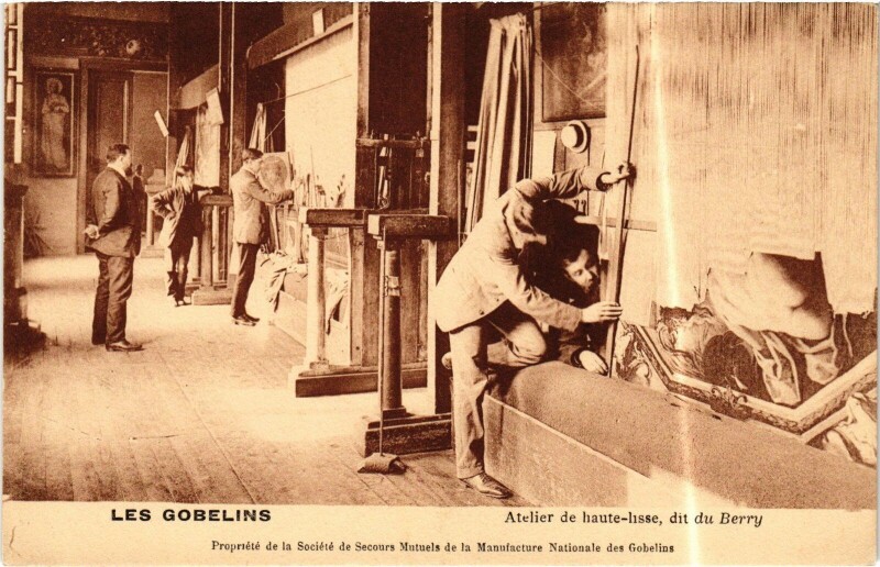 Carte postale ancienne Les Gobelins - Atelier de haute-lisse, dit du Berry à Paris 13e