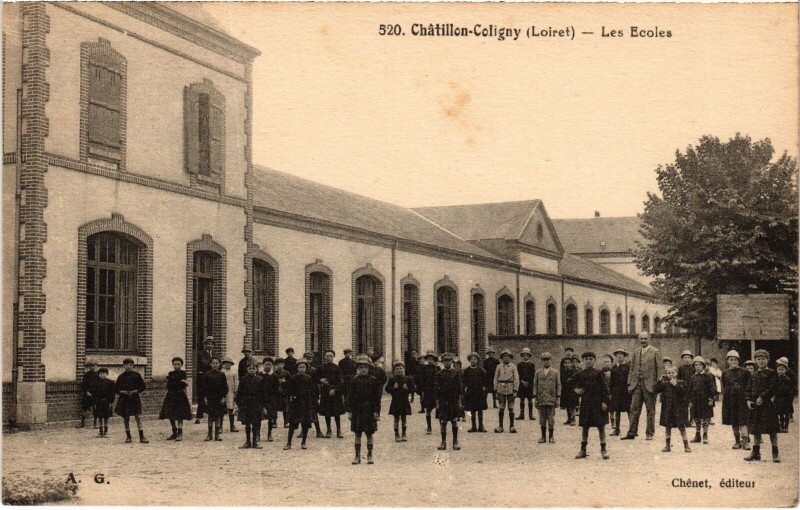 Carte postale ancienne Chatillon-Coligny Les Ecoles