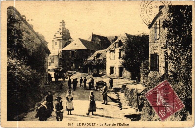 Carte postale ancienne Le Faouet Rue de l'Eglise