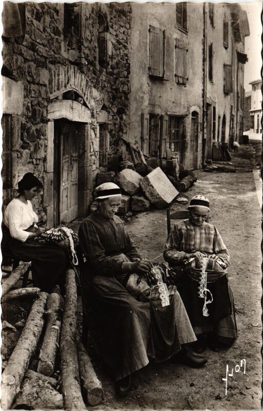 Carte postale ancienne Le Puy Dentellieres du Pays