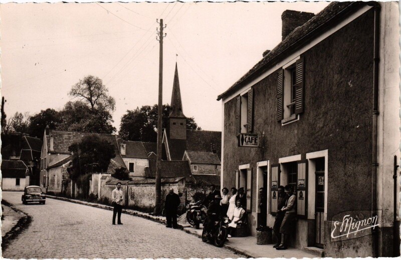 Carte postale ancienne Mareil-le-Guyon grande Rue à Mareil-le-Guyon