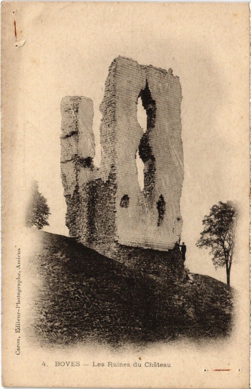 Carte postale ancienne Boves Ruines du Chateau à Boves