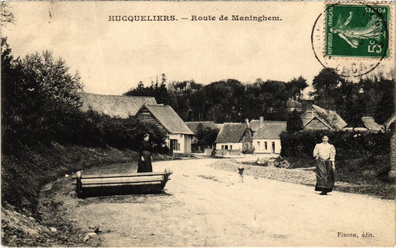 Carte postale ancienne Hucqueliers Route de Maninghem à Hucqueliers