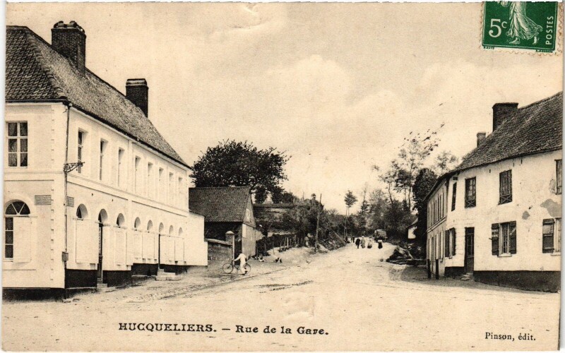 Carte postale ancienne Hucqueliers Rue de la Gare à Hucqueliers