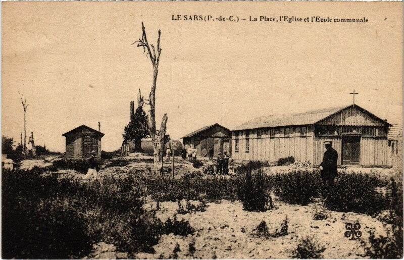 Carte postale ancienne Le Sars La Place Eglise et Ecole Communale au Sars