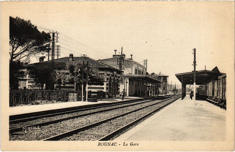 Carte postale ancienne Rognac La Gare railway station à Rognac