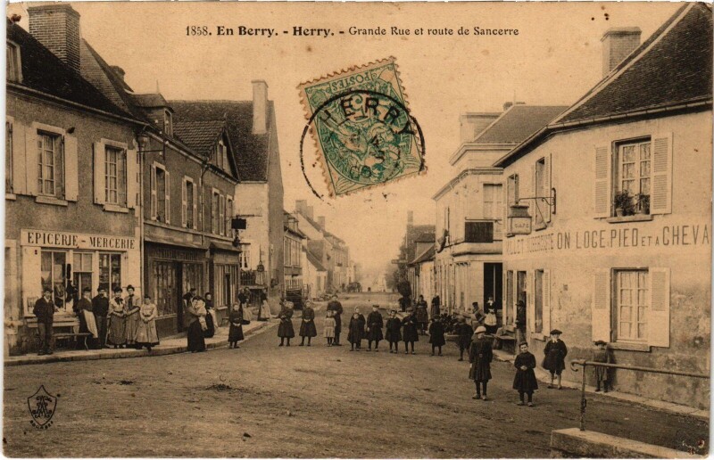 Carte postale ancienne Herry Grande Rue et route de Sancerre à Herry