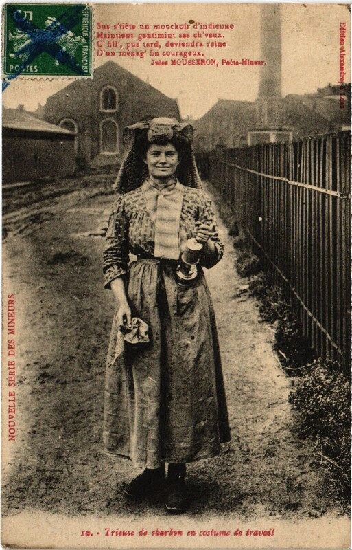 Carte postale ancienne Trieuse de charbon en costume de travail