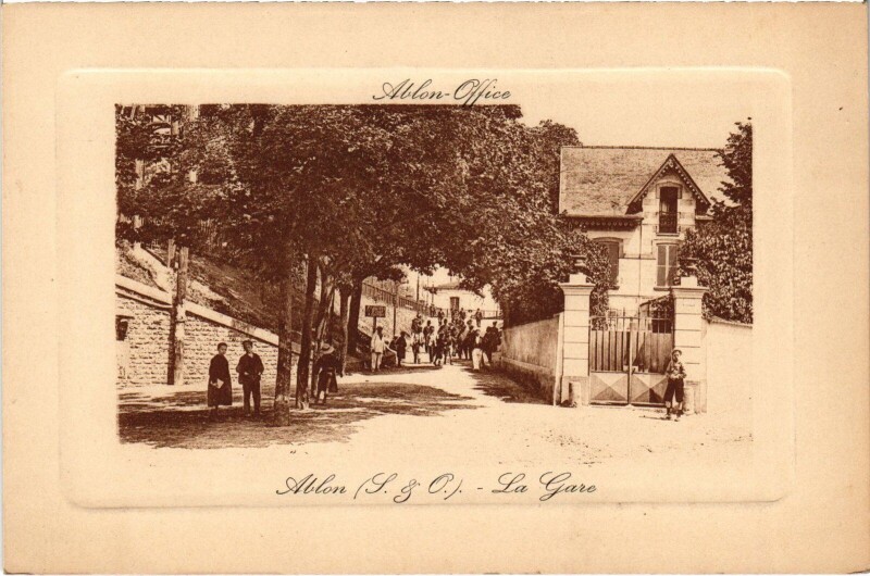 Carte postale ancienne Ablon Office La Gare Railway Station