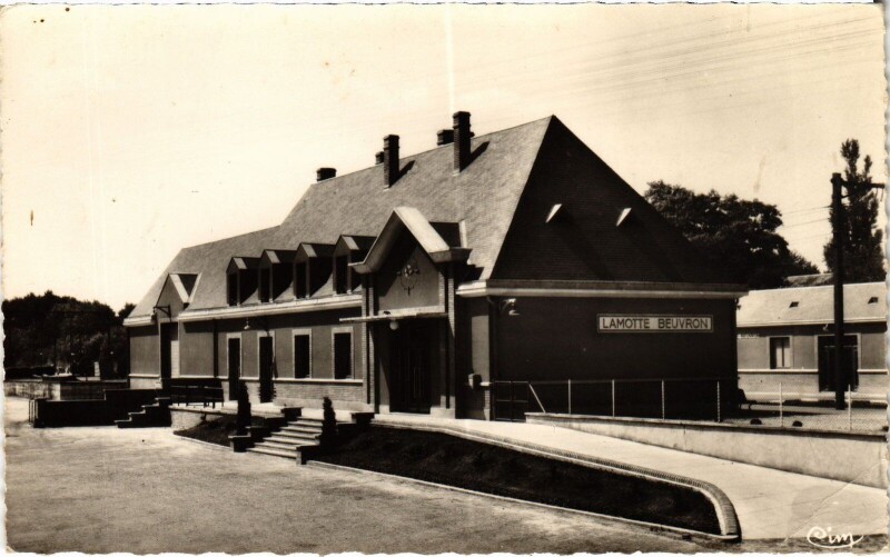 Carte postale ancienne Lamotte-Beuvron la gare Railway Station à Lamotte-Beuvron