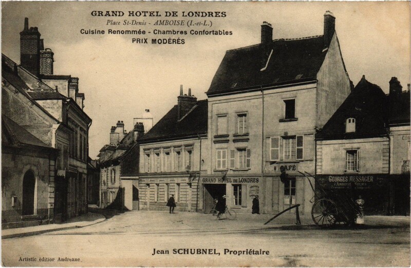 Carte postale ancienne Amboise Place Saint-Denis Grand Hotel de Londres à Amboise