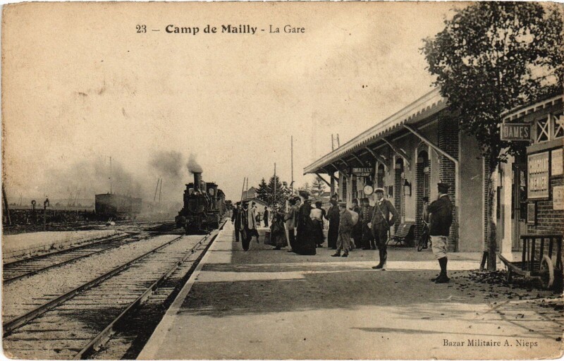 Carte postale ancienne Camp de Mailly La Gare railway station