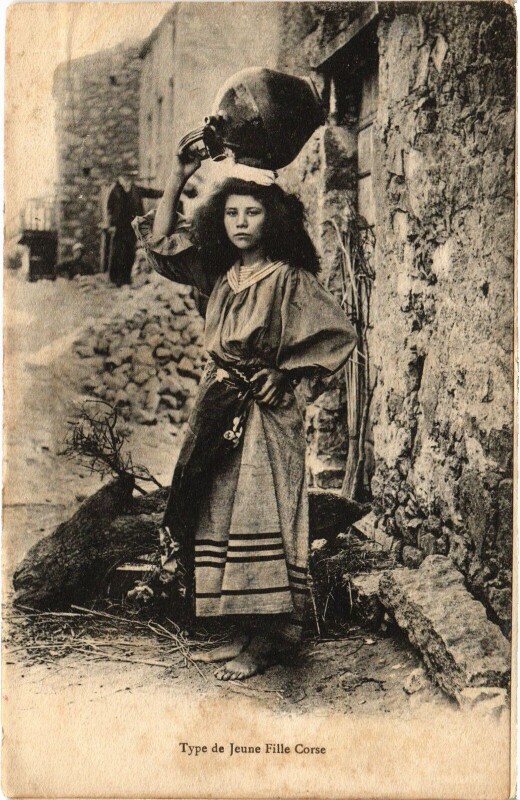 Carte postale ancienne Type de Jeune Fille Corse