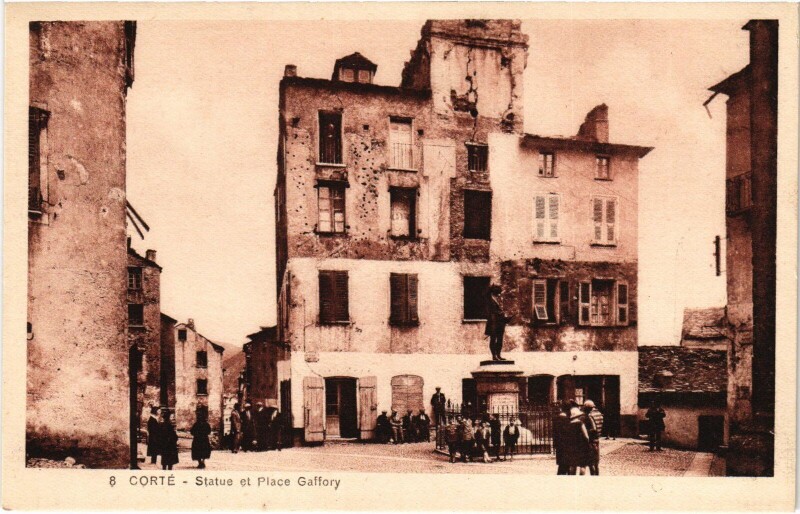 Carte postale ancienne Corte Statue et Place Gaffory à Corte
