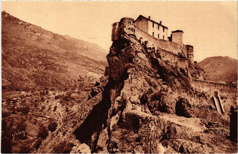 Carte postale ancienne Corte La Citadelle et la Vallee du Tavignano à Corte