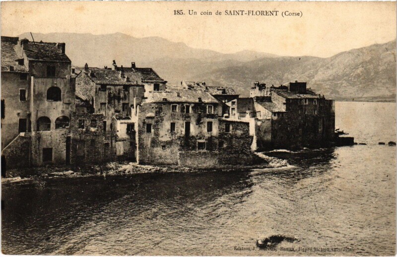 Carte postale ancienne Saint-Florent Un Coin à Saint-Florent