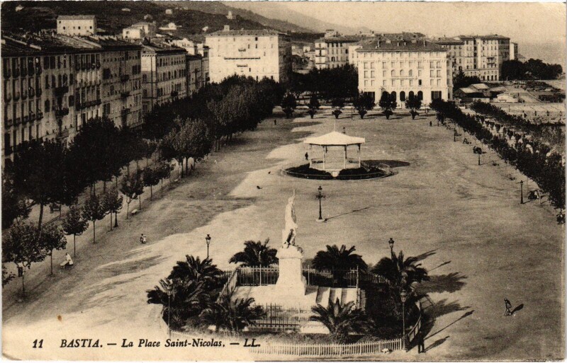Carte postale ancienne Bastia Place Saint-Nicolas à Bastia