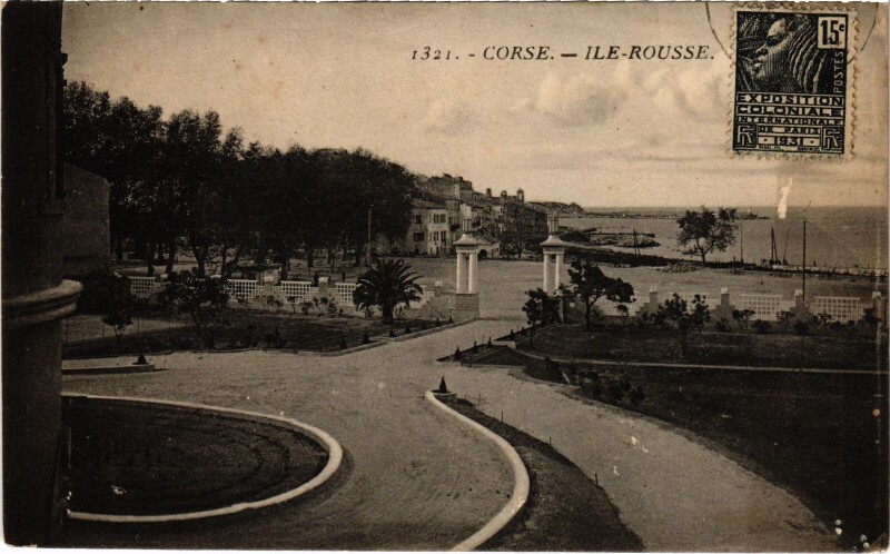 Carte postale ancienne Ile-Rousse Square Scene