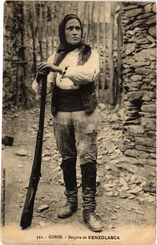 Carte postale ancienne Bergere de Venzolasca à Venzolasca
