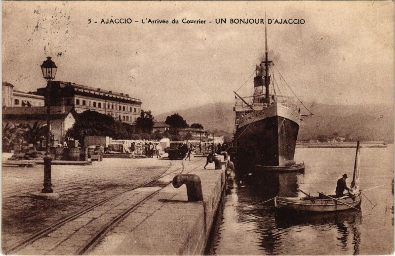 Carte postale ancienne Ajaccio L'Arrivee du Courrier à Ajaccio