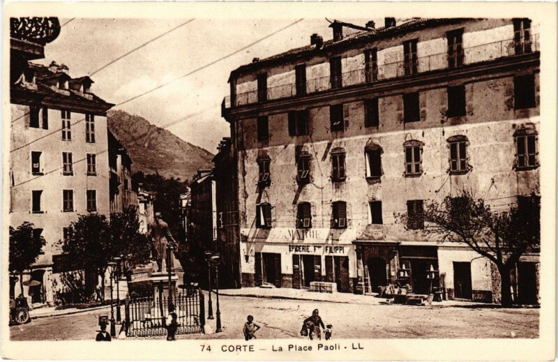 Carte postale ancienne Corte La Place Paoli à Corte