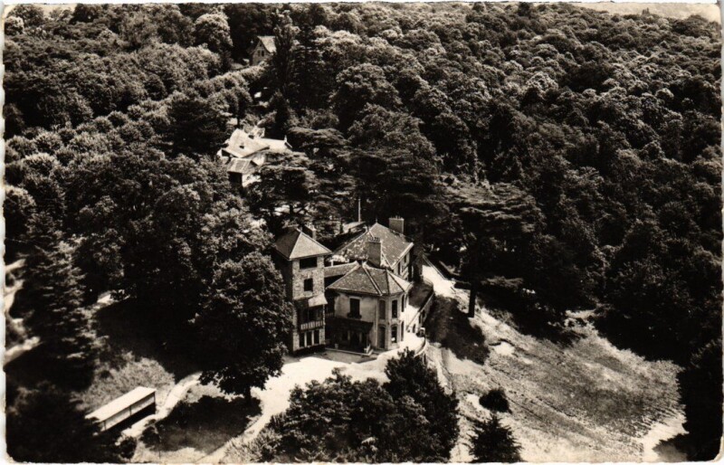 Carte postale ancienne Saint-Prix avion au dessus France à Saint-Prix