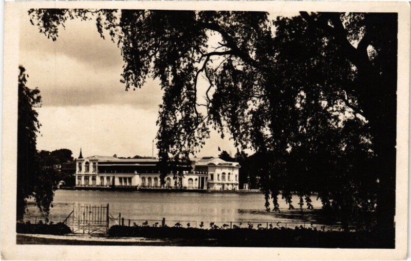 Carte postale ancienne Enghien les Bains Vue sur le Lac et le Casino France à Enghien-les-Bains